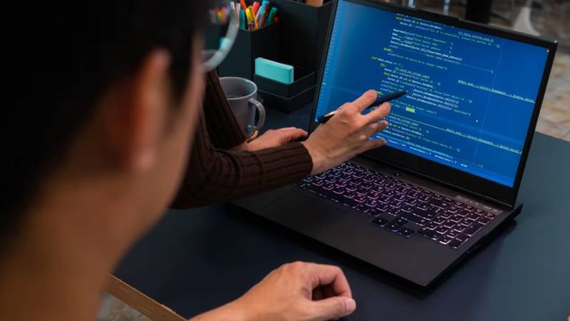 管城回族区工业软件定制开发:破局传统制造数字化转型的“精准钥匙”